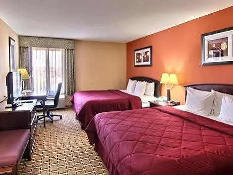 Inn Quality Jacksonville Near I-72 4*